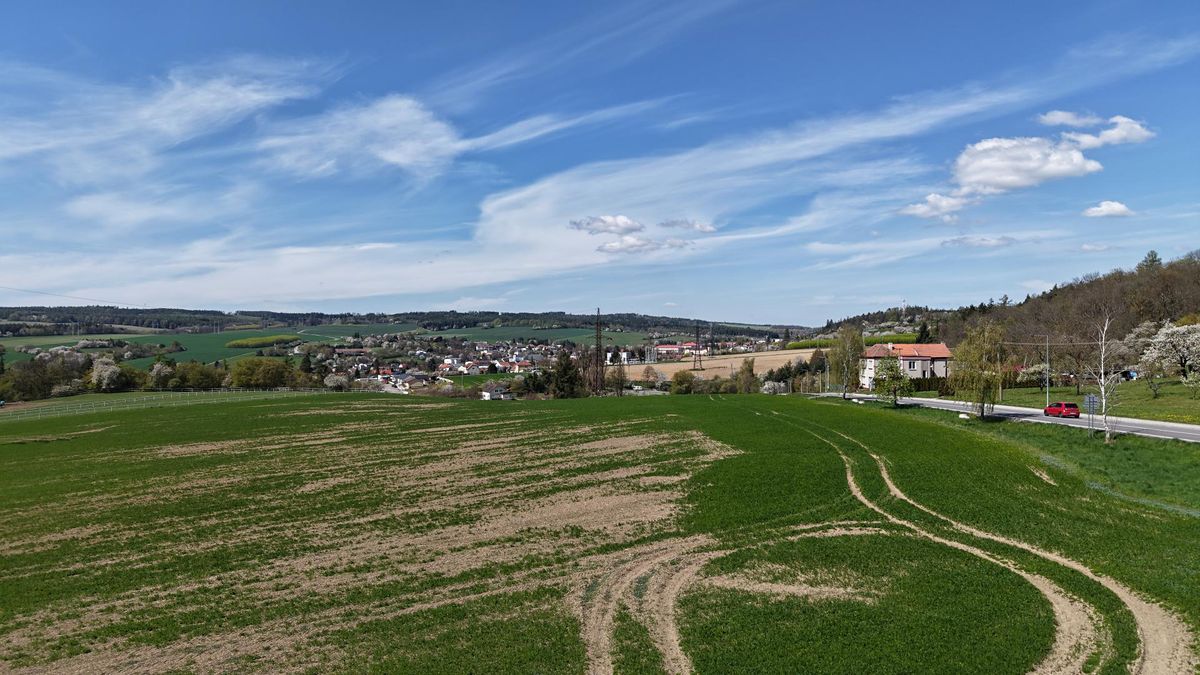 Prodej stavebního pozemku 3021 m² – fotografie 2