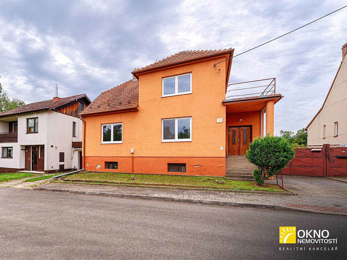 Prodej rodinného domu 260 m², pozemek 1634 m²