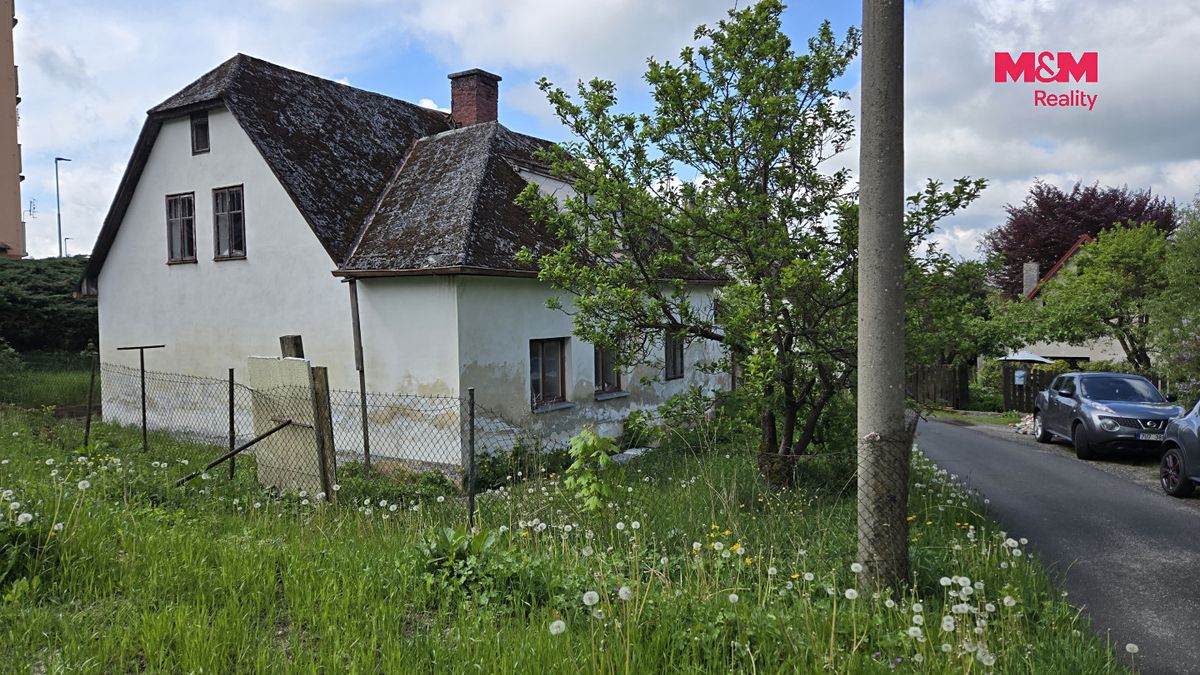 Prodej rodinného domu 200 m², pozemek 302 m² – fotografie 3