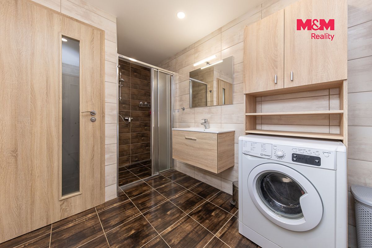 Prodej rodinného domu 290 m², pozemek 248 m² – fotografie 4
