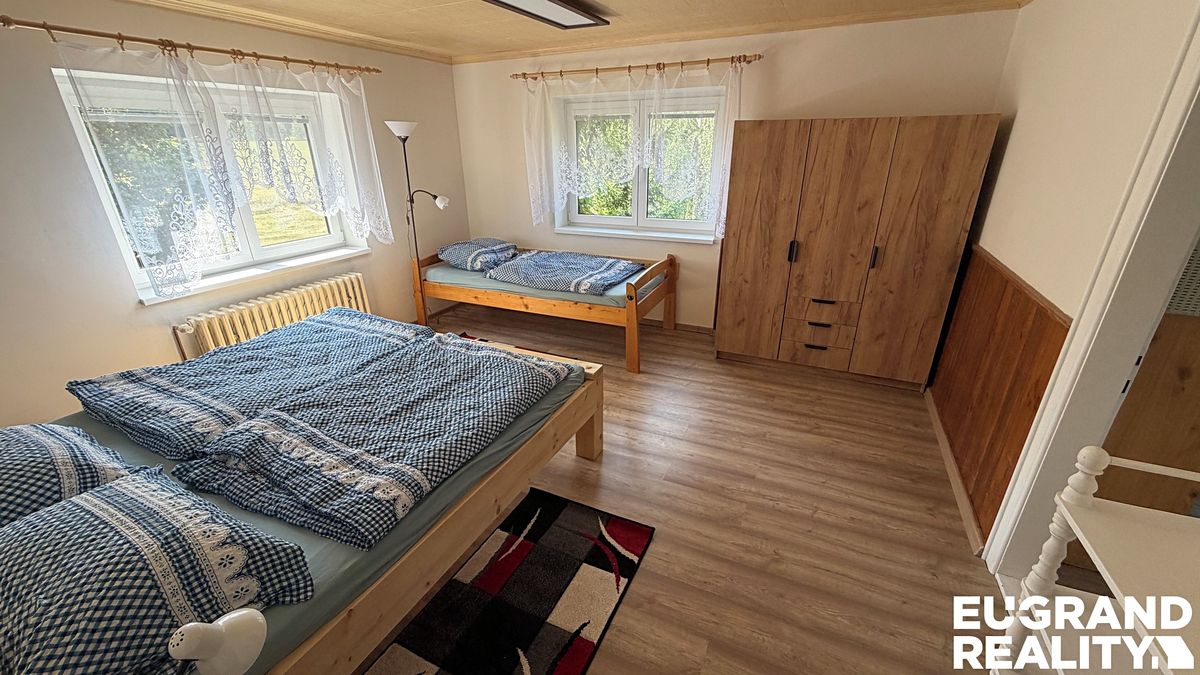 Prodej rodinného domu 250 m², pozemek 1246 m² – fotografie 3
