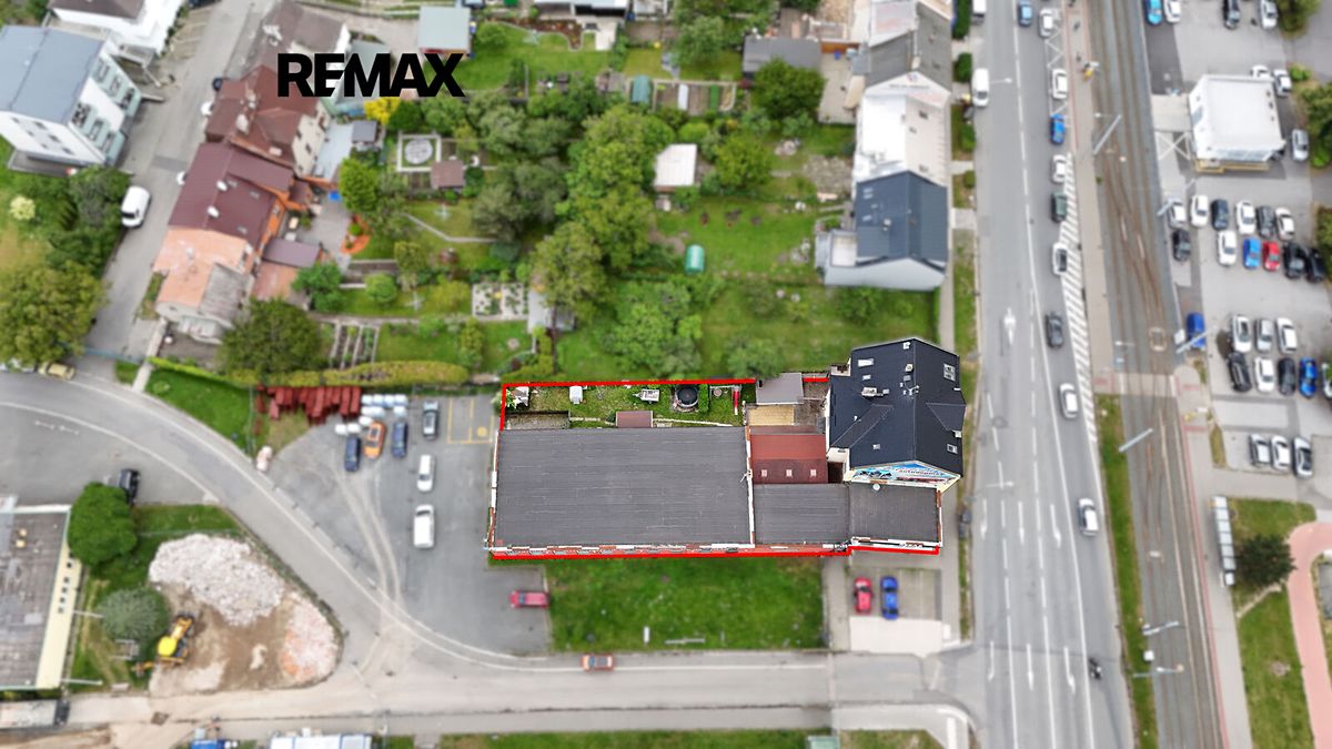 Prodej rodinného domu 349 m², pozemek 1125 m² – fotografie 2