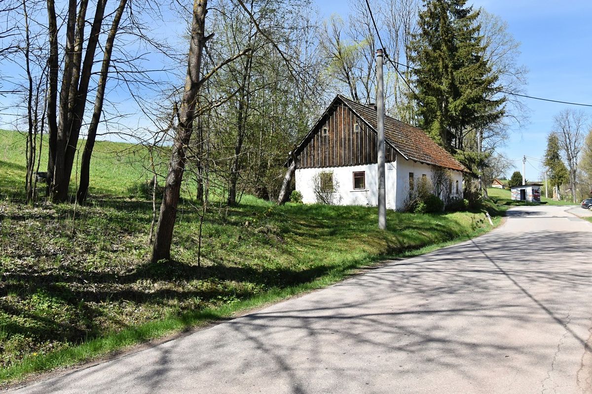 Prodej stavebního pozemku 644 m² – fotografie 2