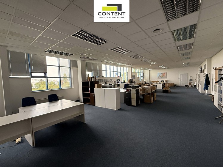 Pronájem komerčního prostoru, 670 m² (12 z 21)