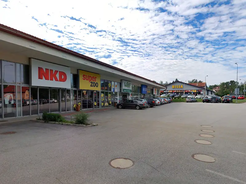 Pronájem obchodního prostoru 220 m², Pelhřimov – náhled fotky 1
