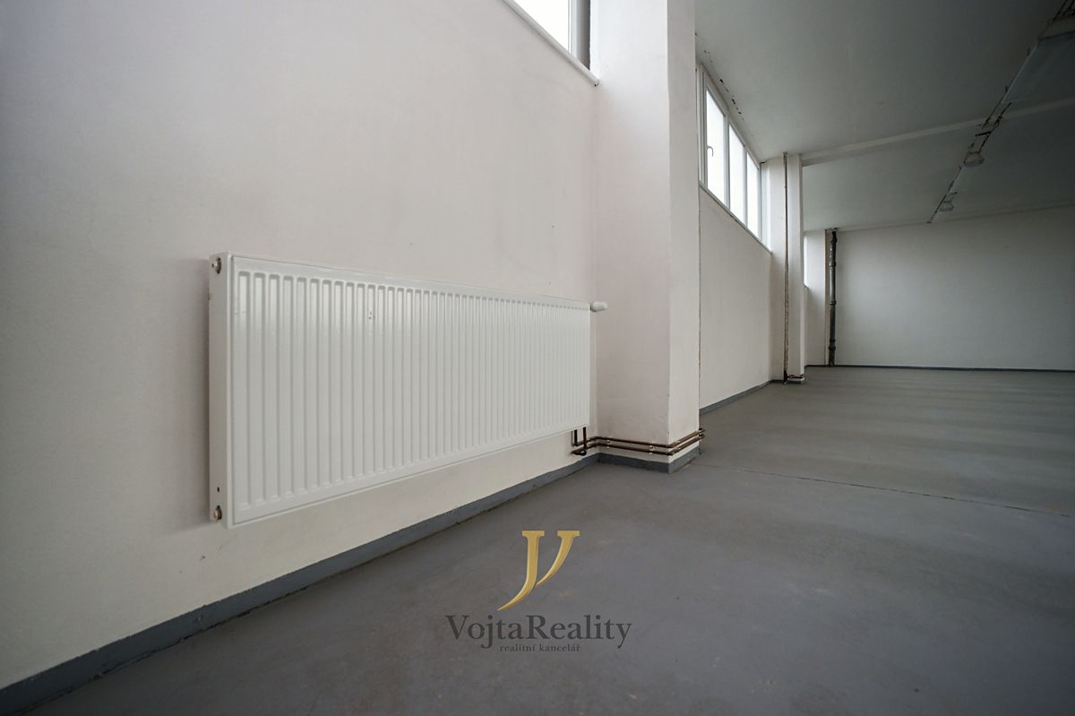 Pronájem skladového prostoru 400 m² – fotografie 4
