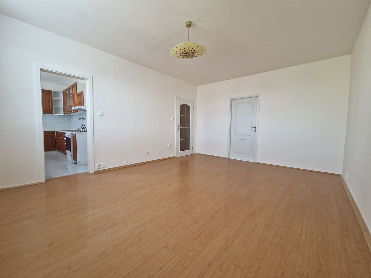 Pronájem bytu 3+1 72 m² – fotografie 3