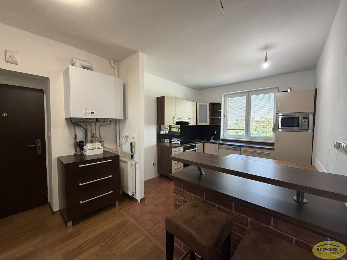 Pronájem bytu 3+1 87 m² – fotografie 4