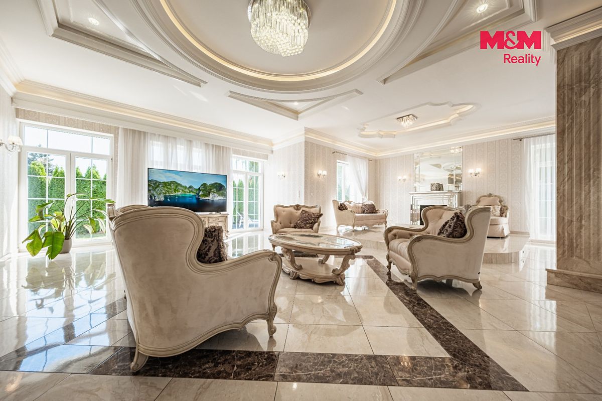 Prodej rodinného domu 356 m², pozemek 762 m² – fotografie 5
