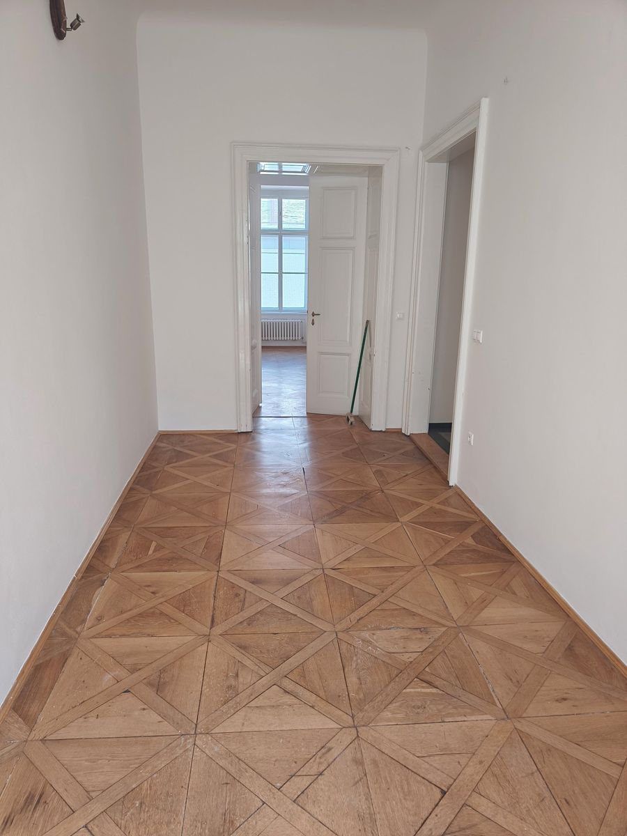 Pronájem bytu 4+kk 220 m² – fotografie 2