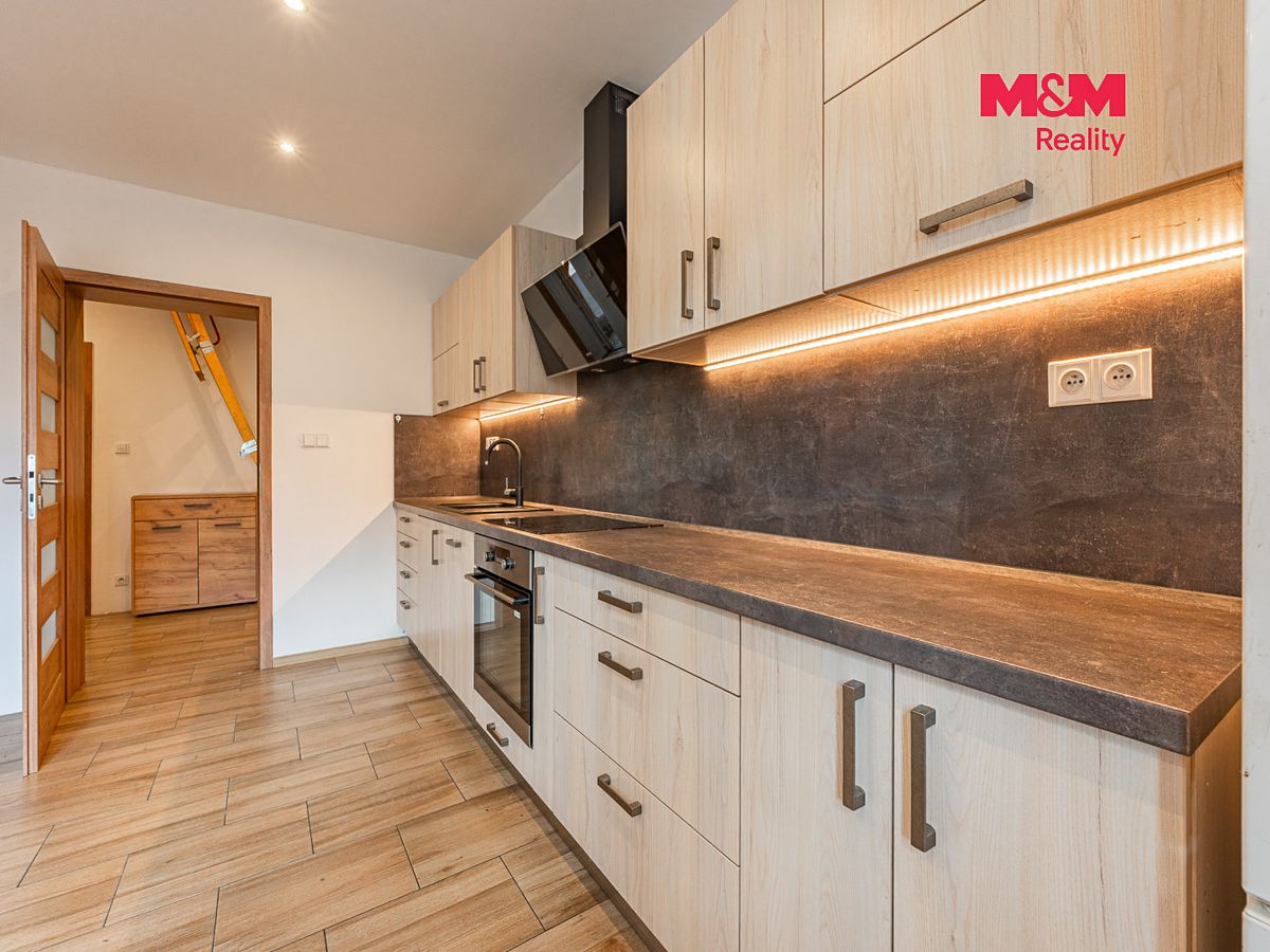 Prodej rodinného domu 143 m², pozemek 1514 m² – fotografie 5