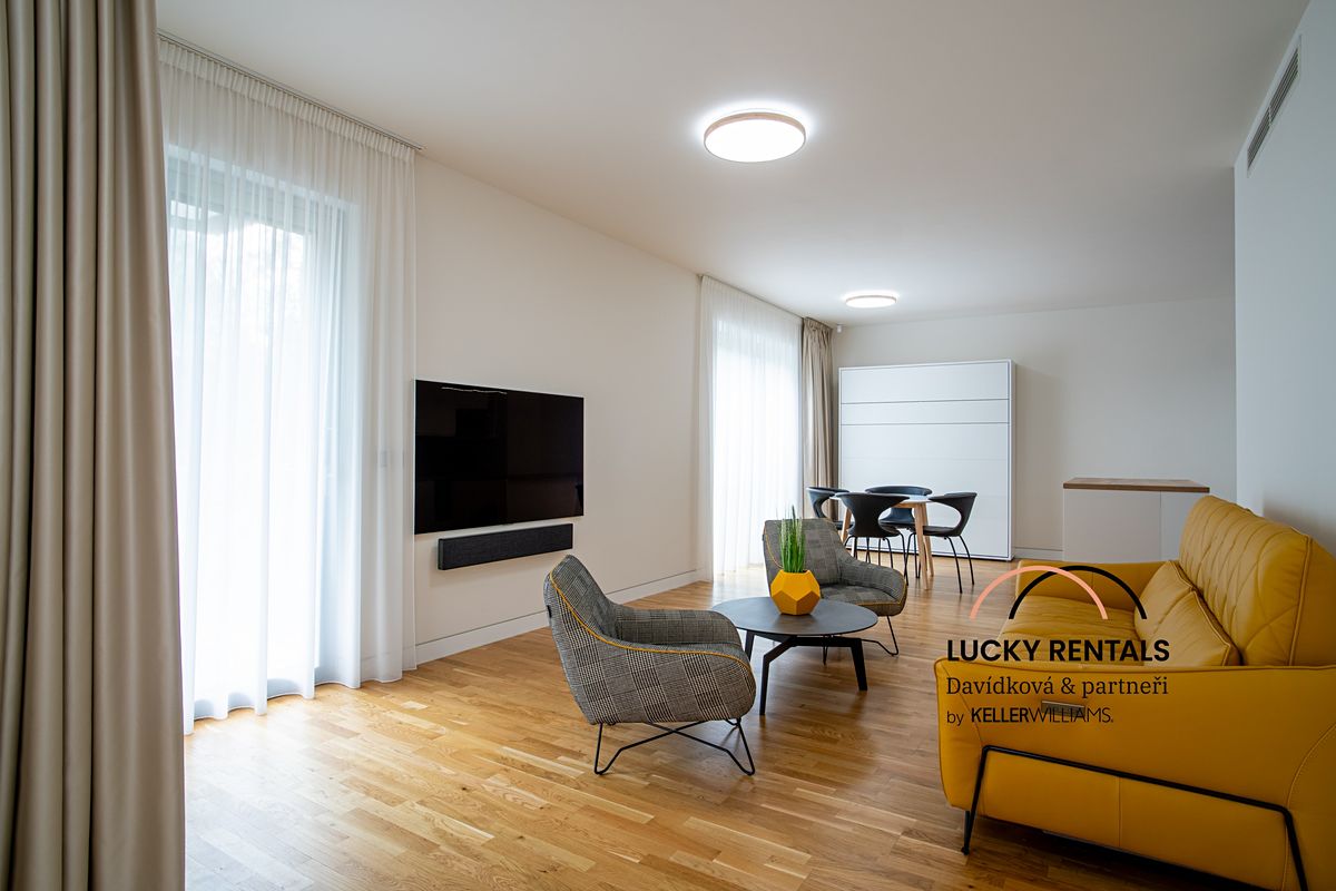 Pronájem bytu 2+kk 82 m² – fotografie 3