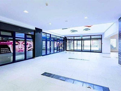 Pronájem obchodního prostoru 28 m²