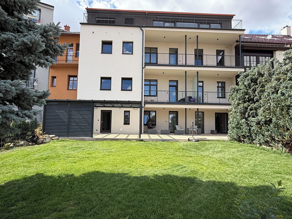 Pronájem bytu 2+kk 61 m² – fotografie 2
