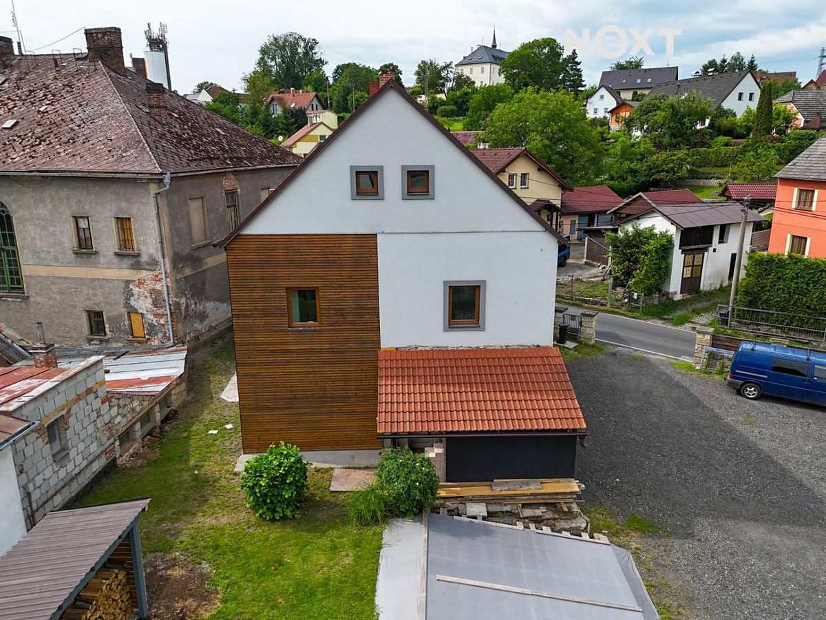 Prodej rodinného domu 240 m², pozemek 822 m² – fotografie 3