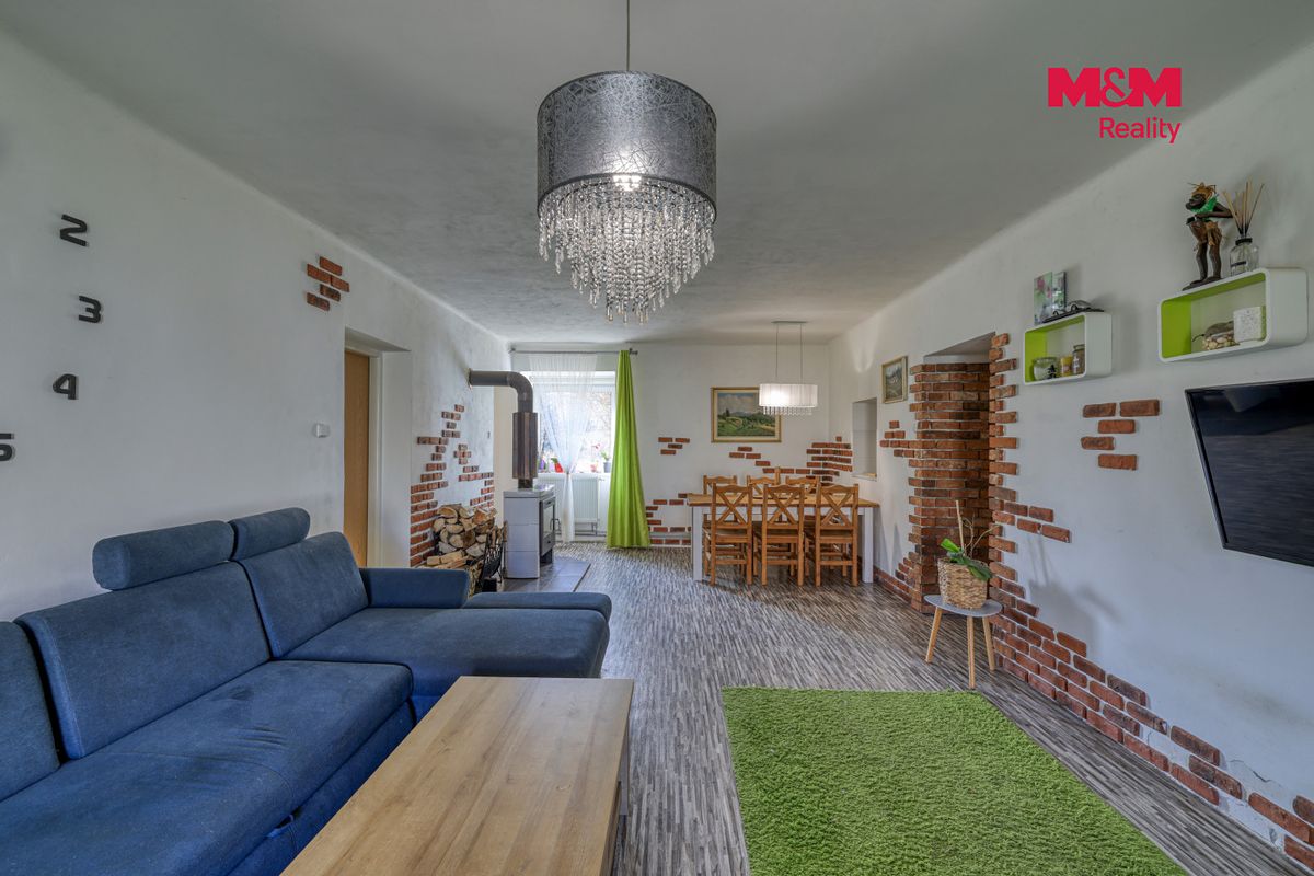 Prodej rodinného domu 218 m², pozemek 727 m² – fotografie 5