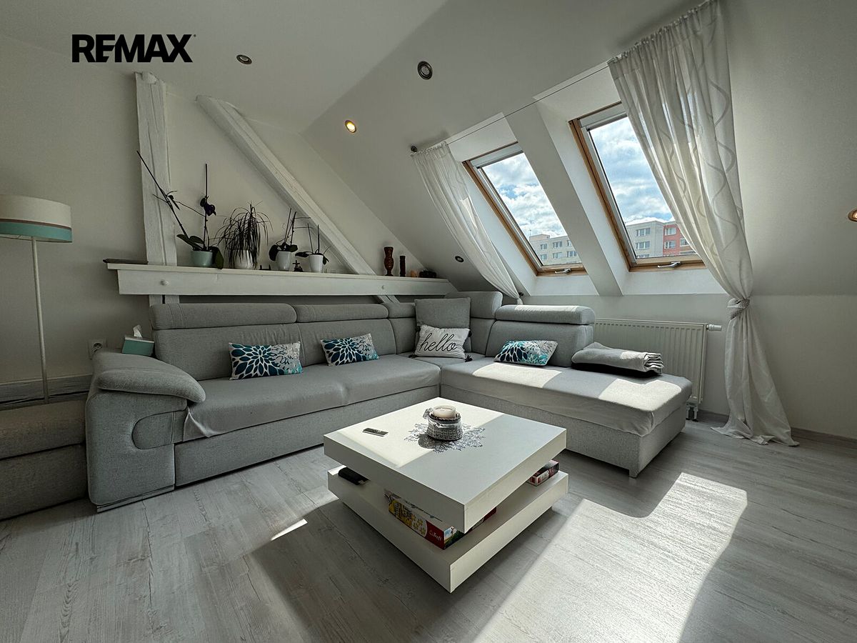 Prodej rodinného domu 349 m², pozemek 1125 m² – fotografie 5