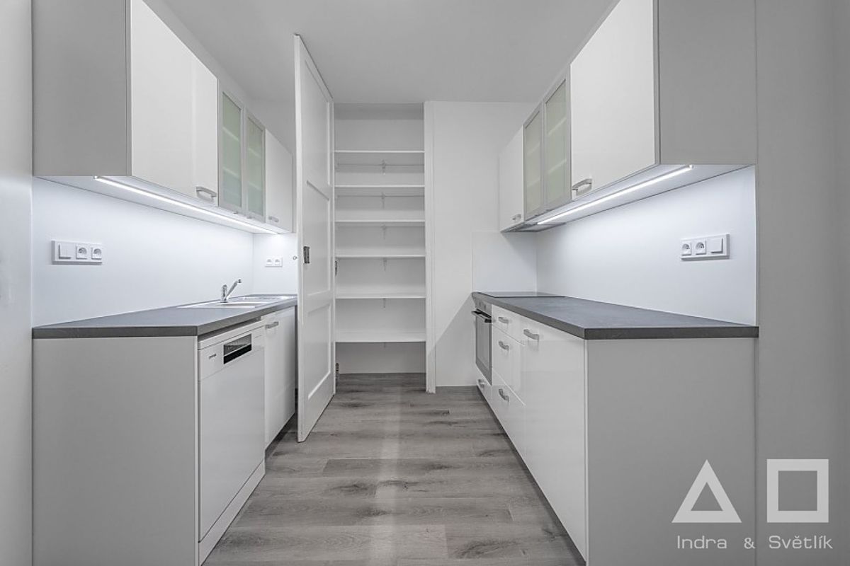 Pronájem bytu 2+1 63 m² – fotografie 3