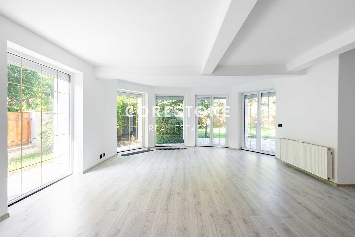Prodej rodinného domu 275 m², pozemek 730 m²