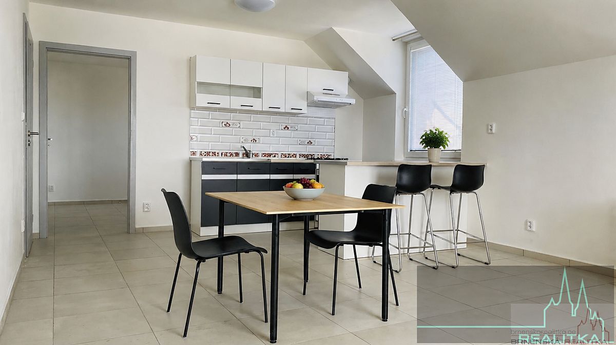 Pronájem bytu 4+kk 79 m²
