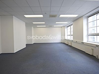 Pronájem kanceláře 882 m²