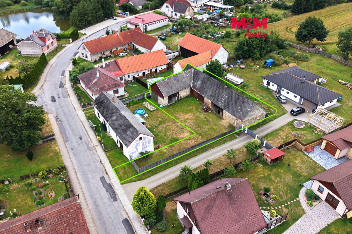 Prodej stavebního pozemku 892 m²