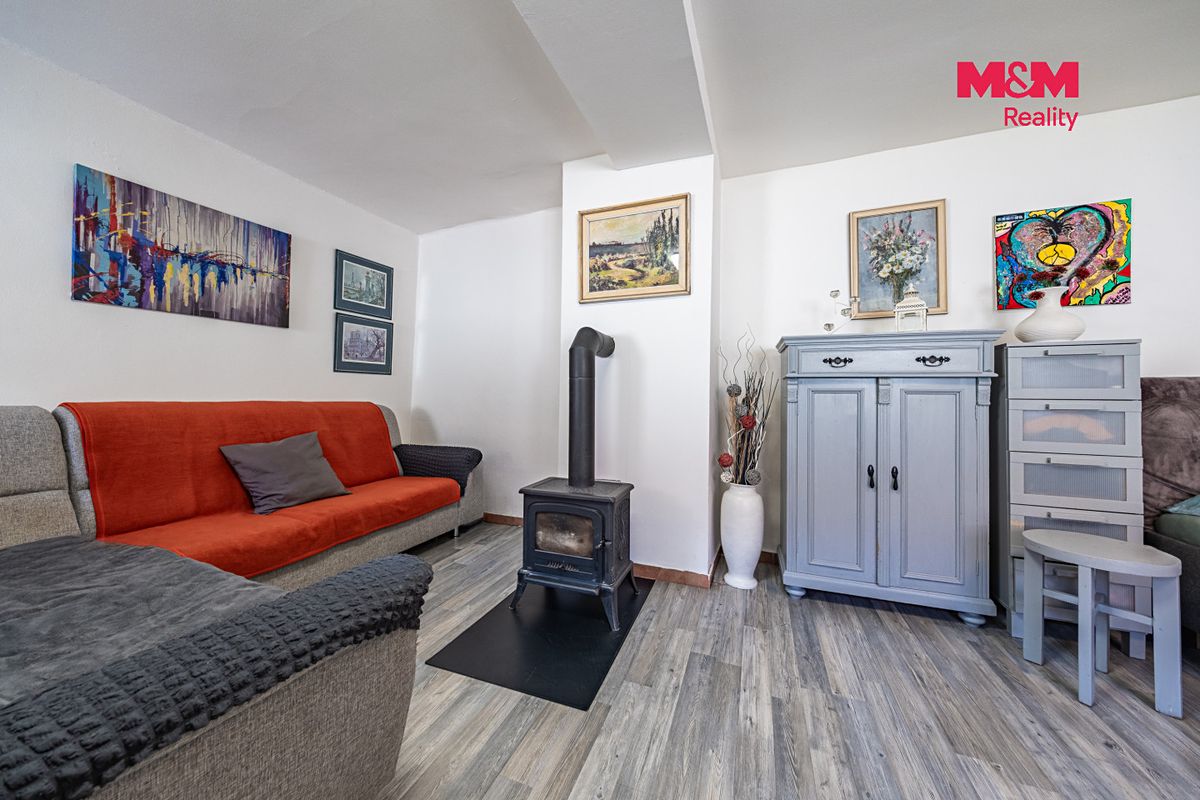 Prodej rodinného domu 108 m², pozemek 438 m² – fotografie 3