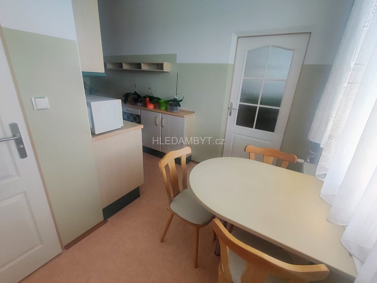 Pronájem bytu 3+1 70 m² – fotografie 3