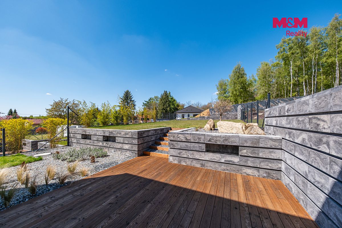 Prodej rodinného domu 201 m², pozemek 940 m² – fotografie 4