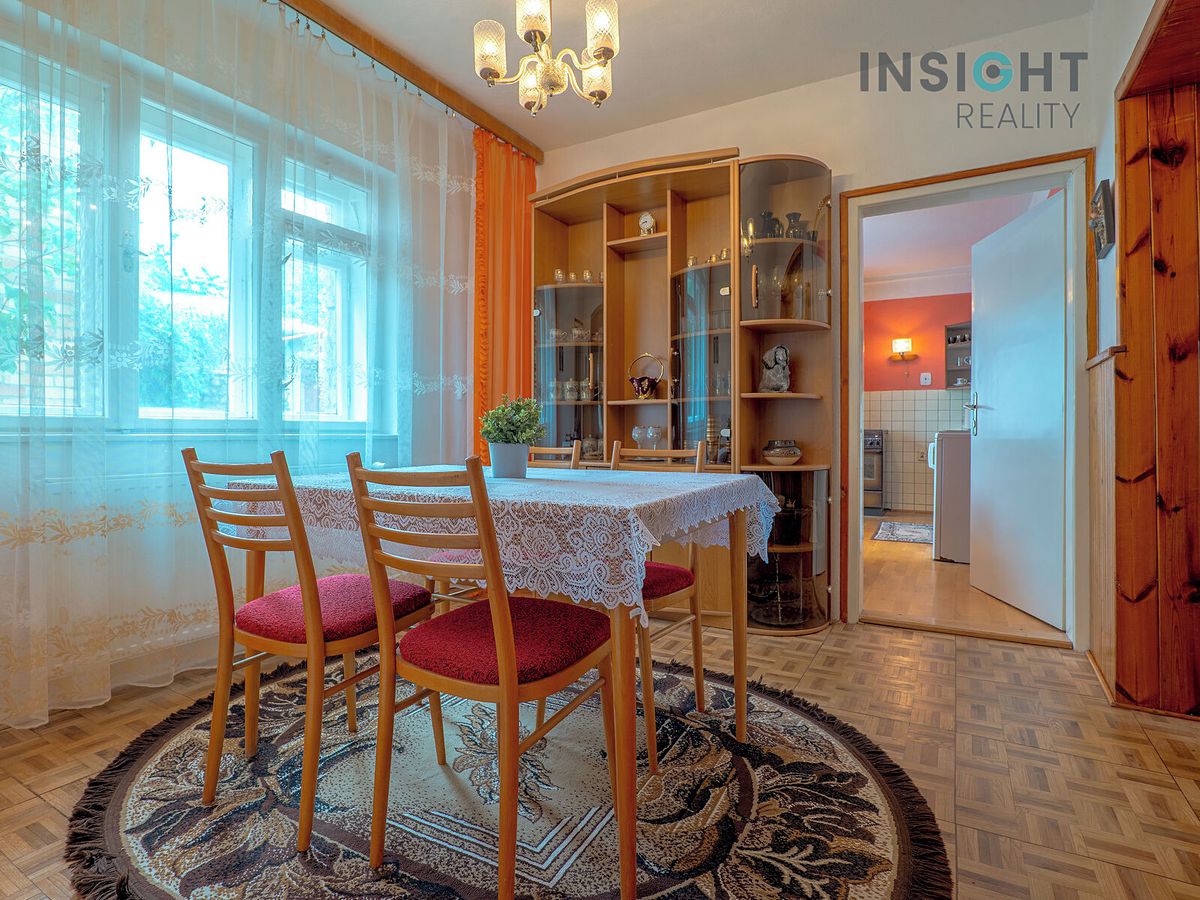 Prodej rodinného domu 180 m², pozemek 397 m² – fotografie 2