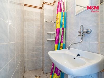 Prodej rodinného domu 180 m², pozemek 956 m²