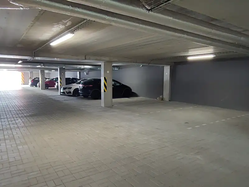 Prodej garážového stání 13 m², Milovice – náhled fotky 2