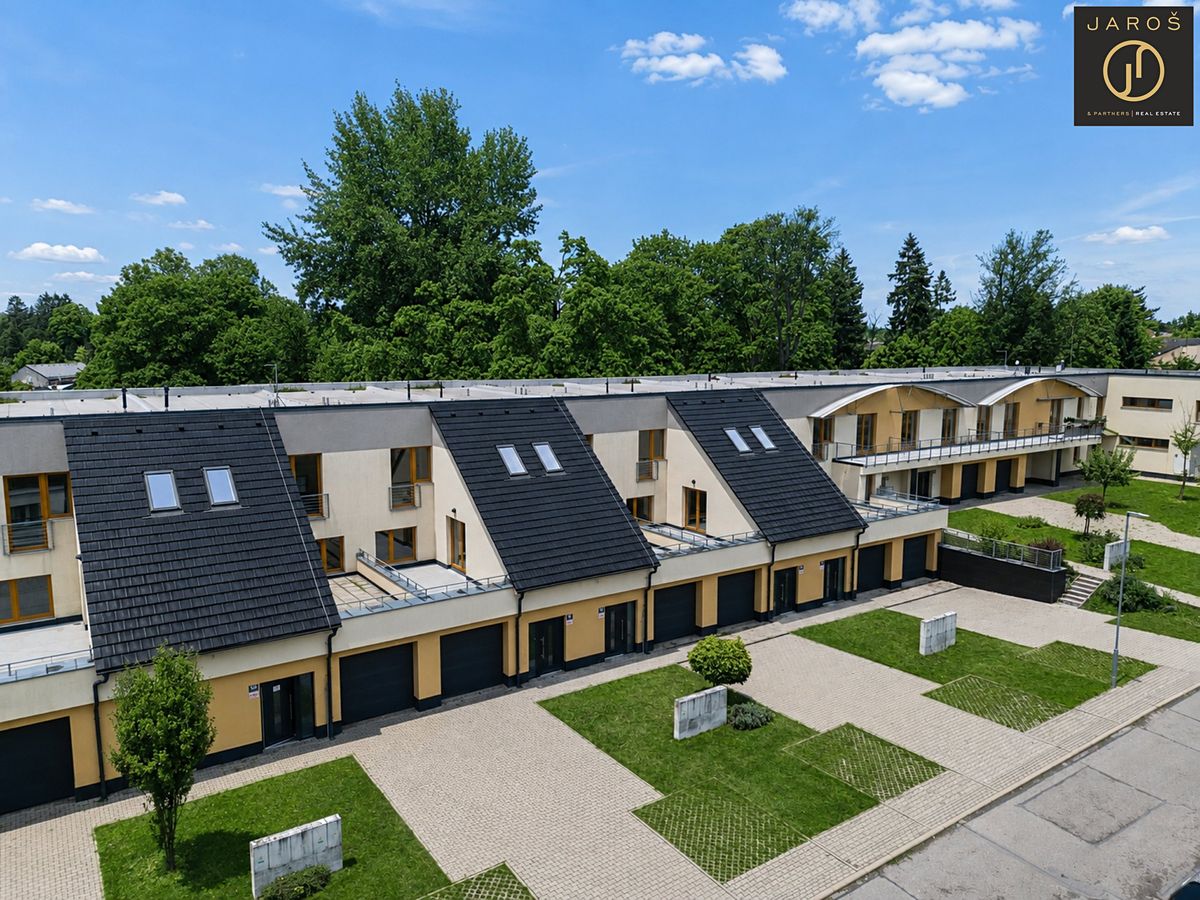 Prodej rodinného domu 178 m², pozemek 295 m² – fotografie 2