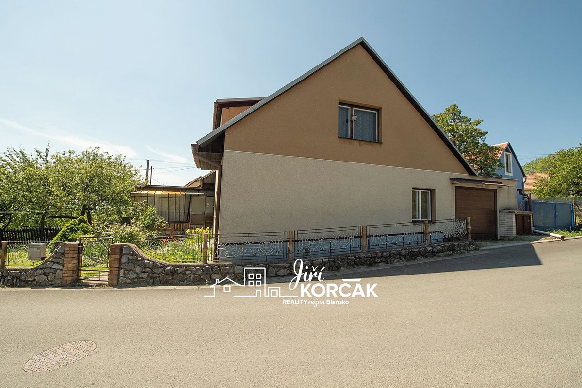 Prodej rodinného domu 201 m², pozemek 179 m² – fotografie 4