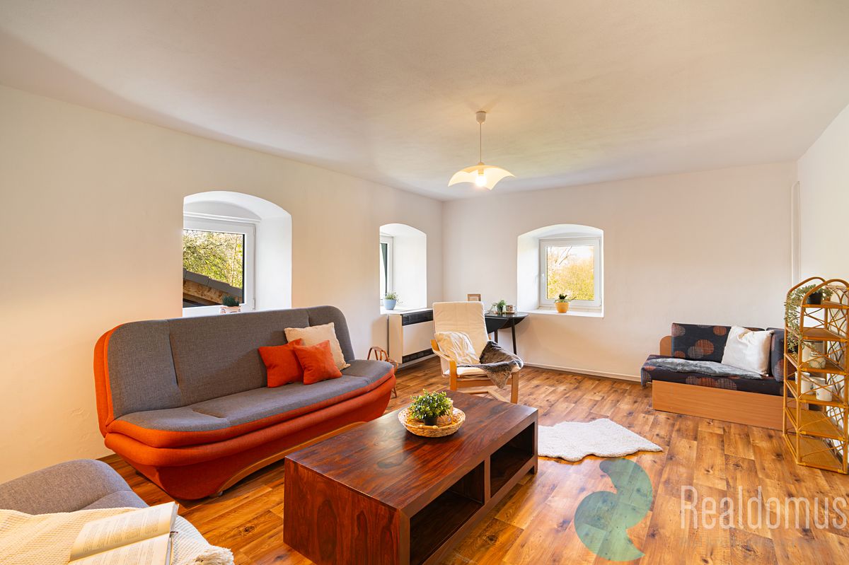 Prodej chalupy 225 m², pozemek 697 m² – fotografie 2
