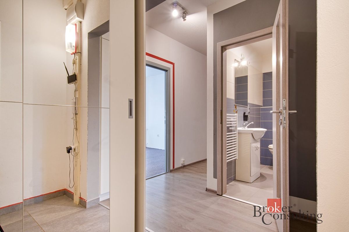 Pronájem bytu 2+kk 42 m² – fotografie 3