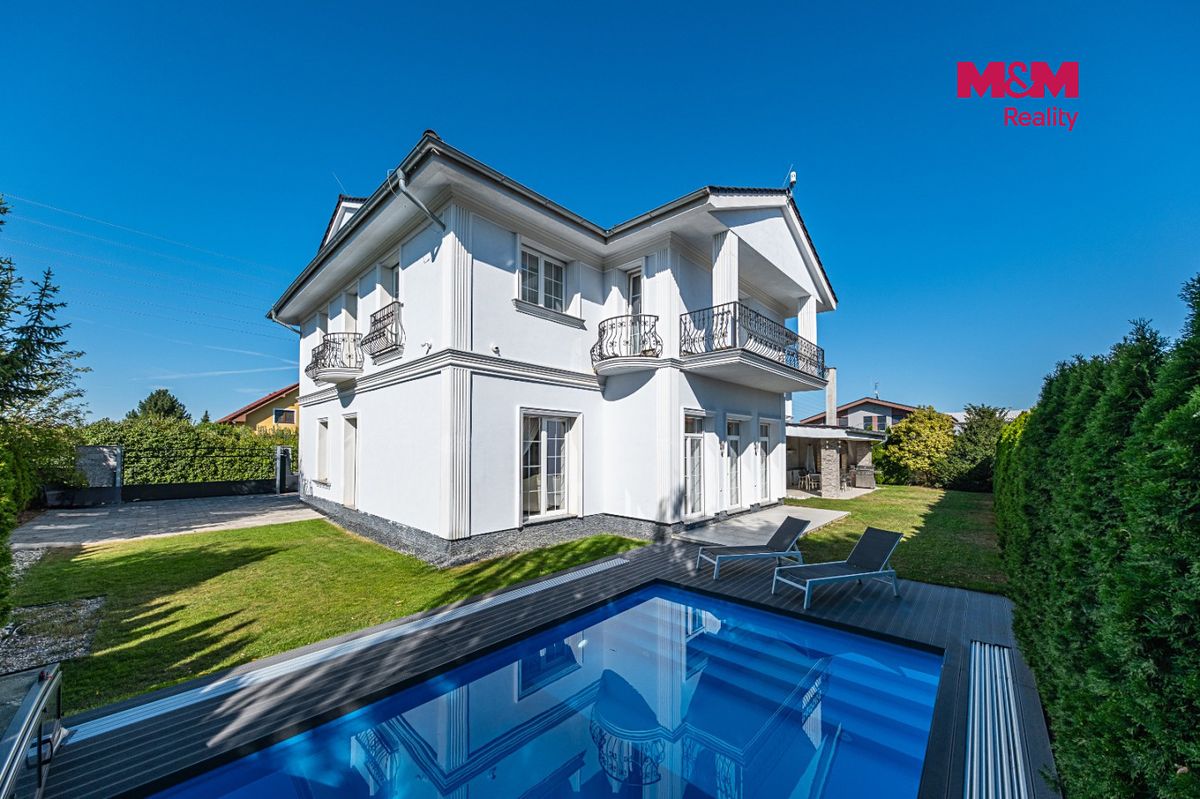 Prodej rodinného domu 356 m², pozemek 762 m² – fotografie 4