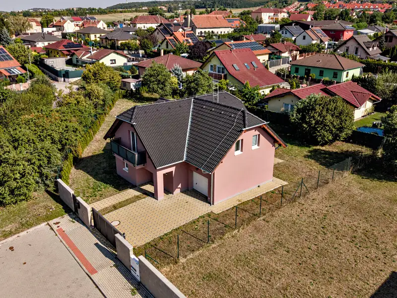 Pronájem rodinného domu 137 m², pozemek 1024 m², Postřižín – náhled fotky 2