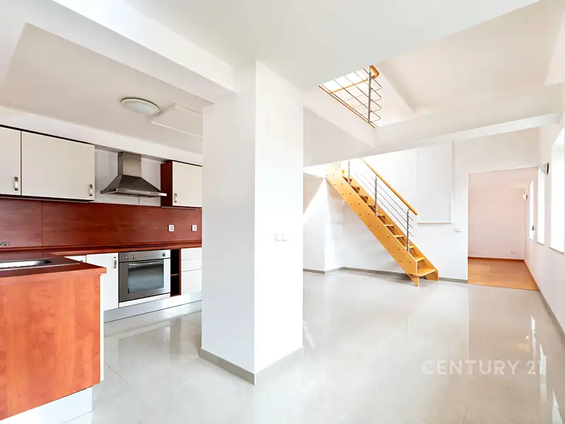 Prodej bytu 4+kk 135 m², Praha – náhled fotky 3