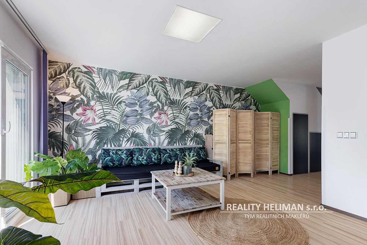Prodej rodinného domu 266 m², pozemek 1236 m² – fotografie 4