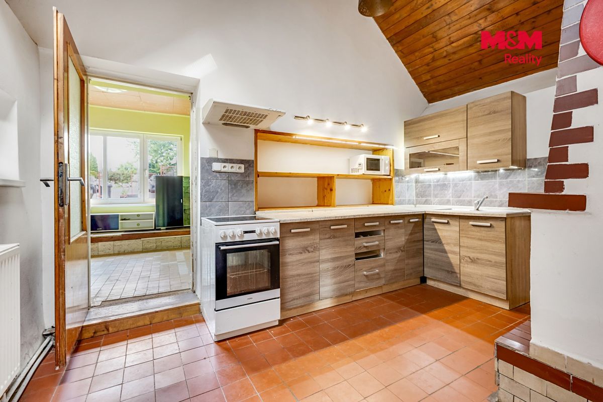Prodej rodinného domu 157 m², pozemek 1287 m² – fotografie 2