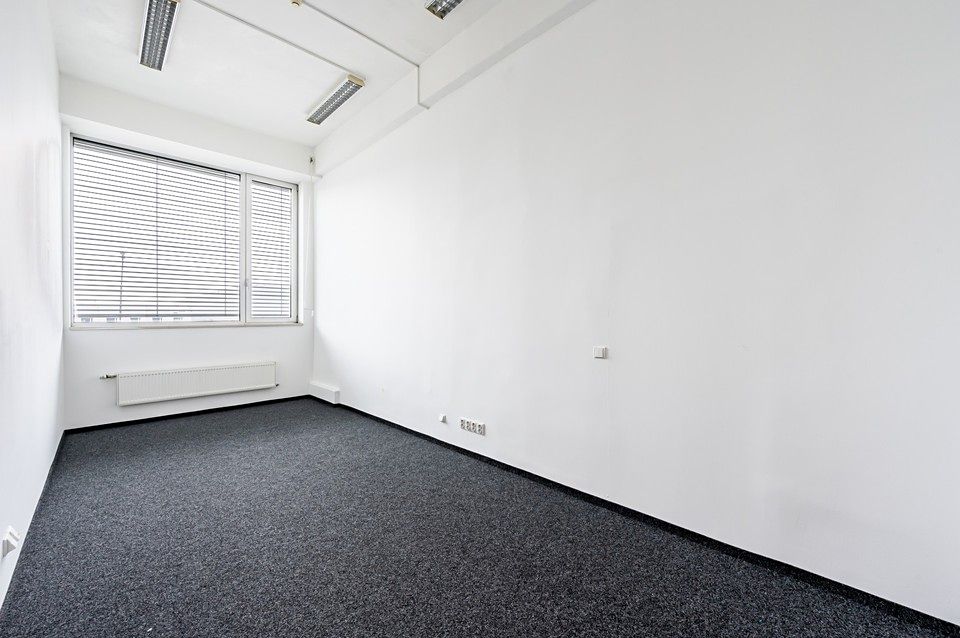 Pronájem kanceláře 90 m² – fotografie 3