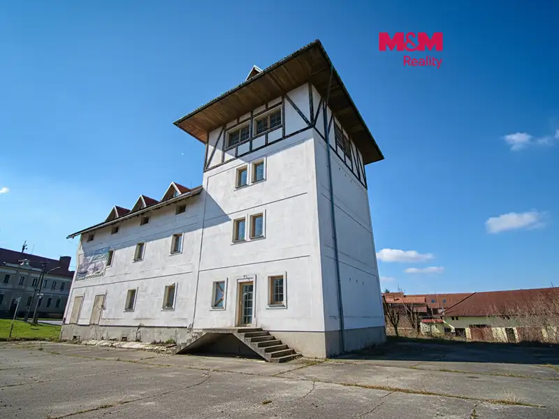 Prodej obchodního prostoru 720 m², Brumov-Bylnice – náhled fotky 1