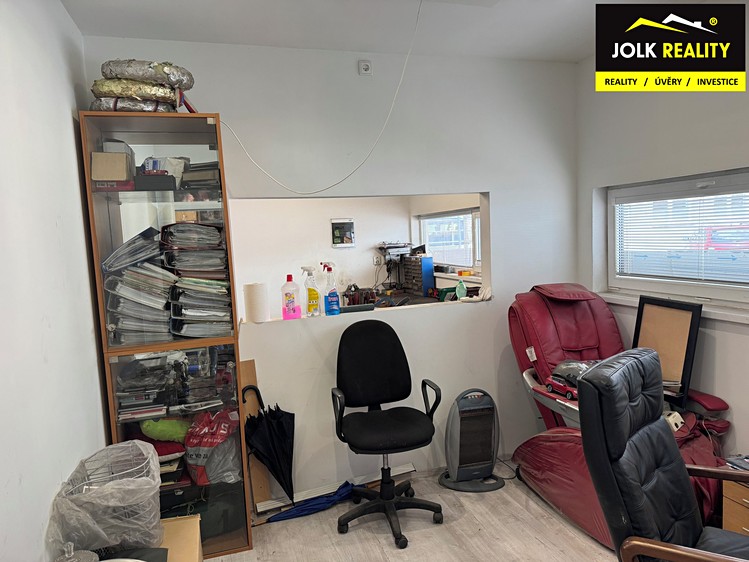 Pronájem komerčního prostoru, 135 m² (2 z 9)