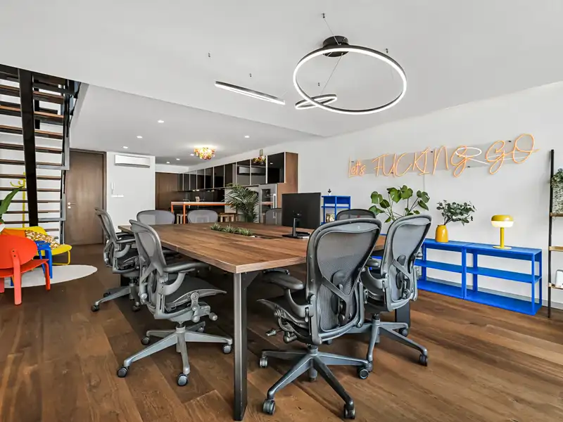 Pronájem kanceláře 175 m², Praha – náhled fotky 3