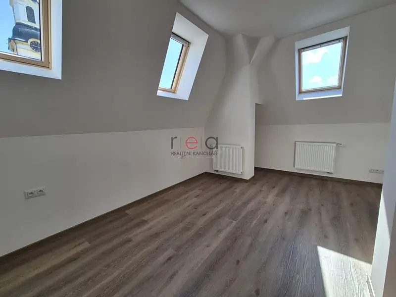 Pronájem bytu 2+1 62 m², Nový Bor – náhled fotky 3