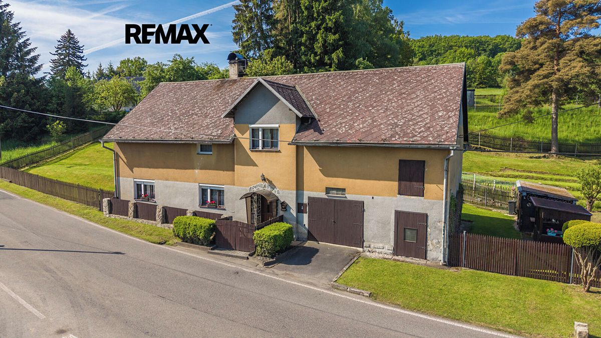 Prodej rodinného domu 264 m², pozemek 819 m²