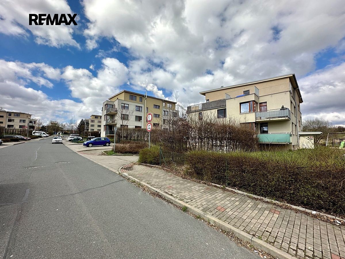Prodej garážového stání 14 m² – fotografie 3