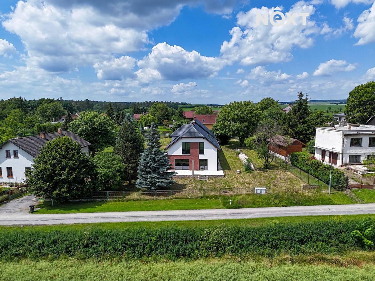 Prodej rodinného domu 210 m², pozemek 2278 m² – fotografie 2