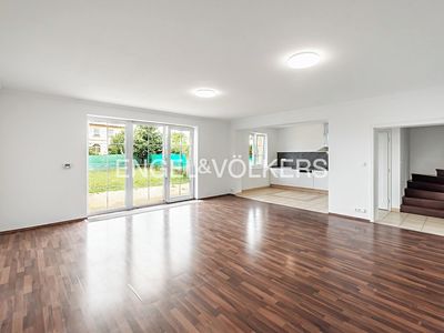 Pronájem rodinného domu 185 m², pozemek 288 m²